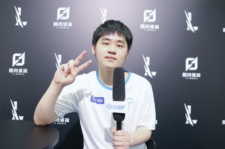 坛风波不断 坛风波不断