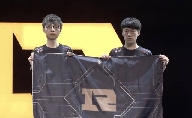 上海久事男 上海久事男