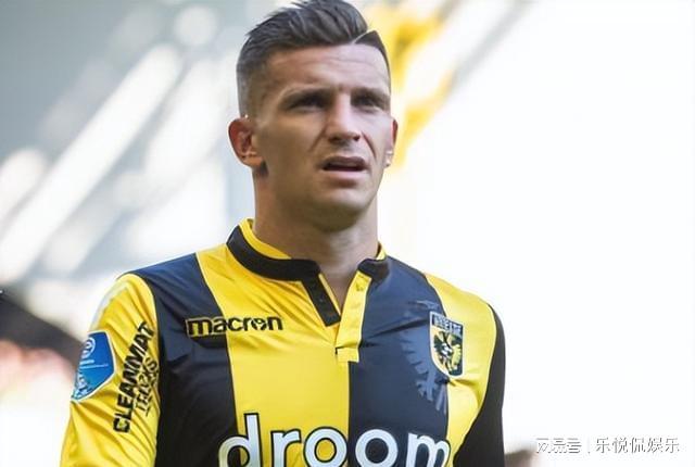 予年轻球员 予年轻球员