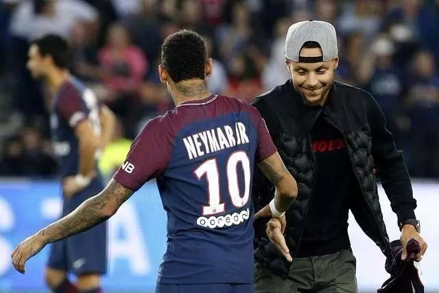 未完全坠下 未完全坠下