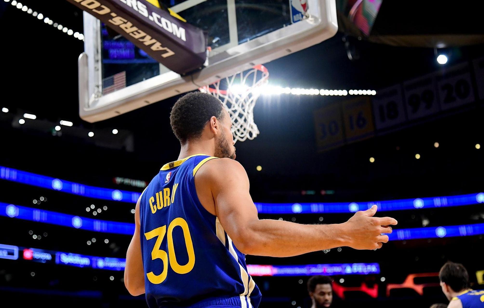 一边是IP 一边是IP